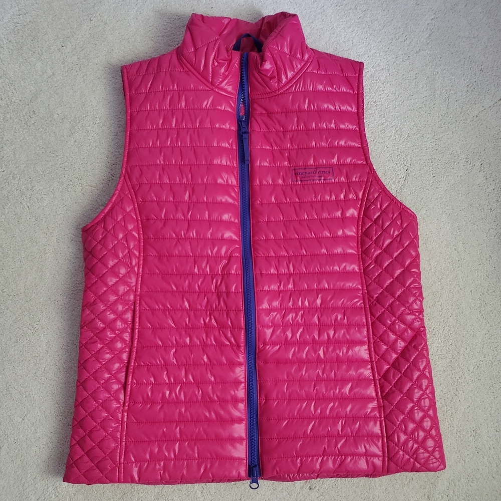 Vineyard Vines Puffer Vest in Rhododendron Pink szS